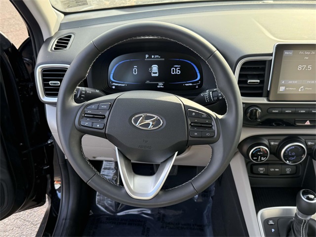 2025 Hyundai Venue SEL photo 17