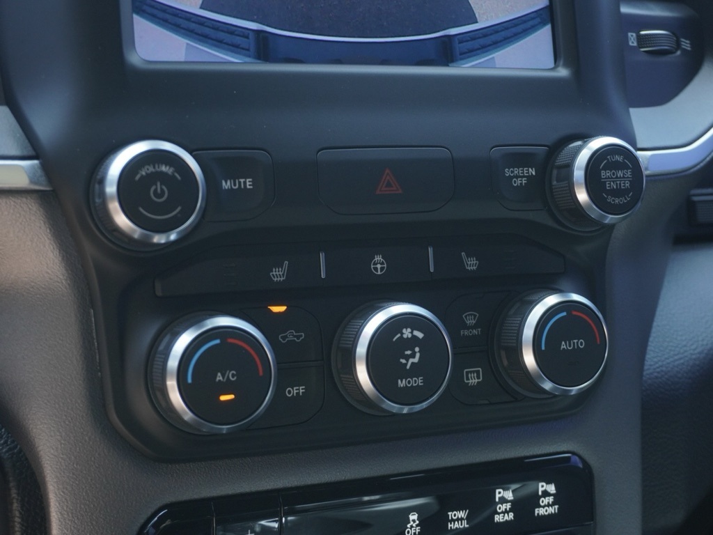 2020 Ram 1500 Big Horn Night Edition photo 14