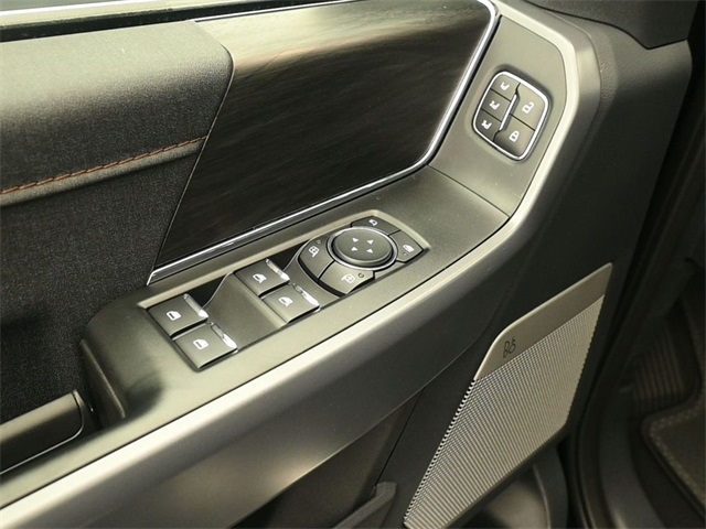 2025 Ford F-150 Lariat photo 13