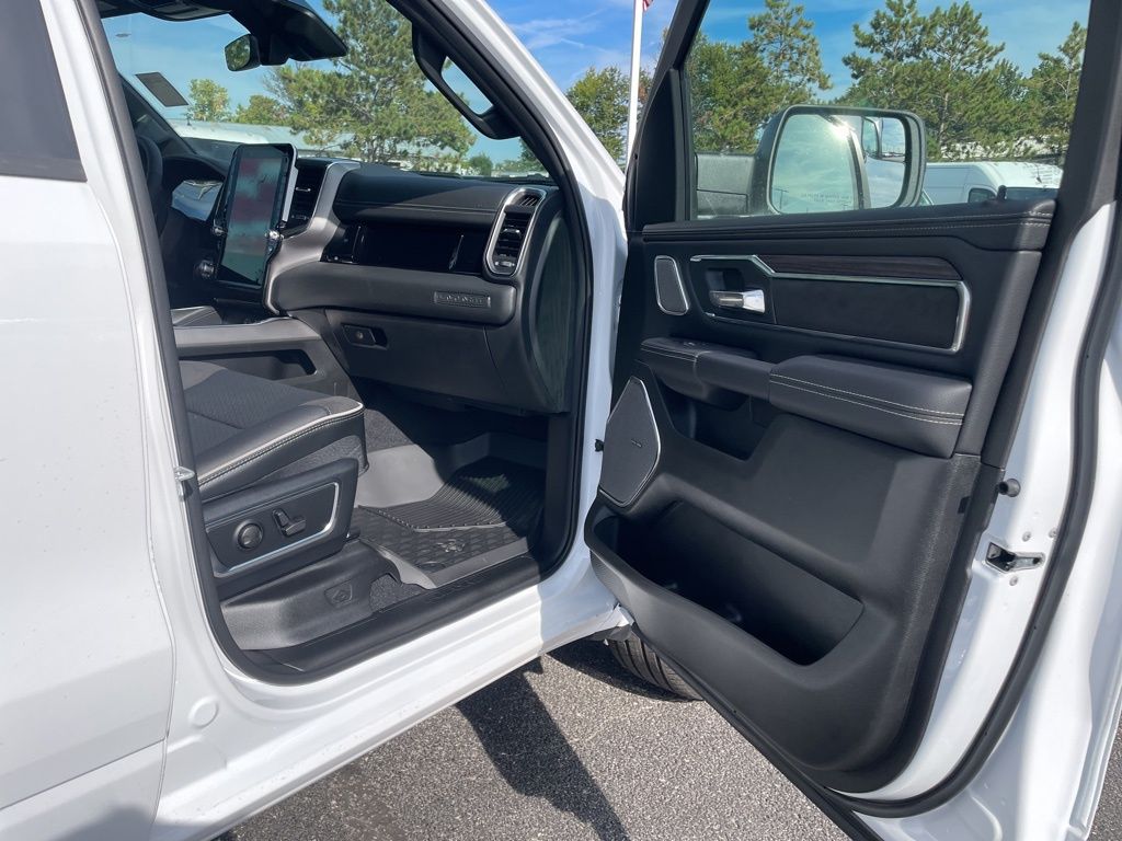 2026 Ram 1500 Laramie photo 33
