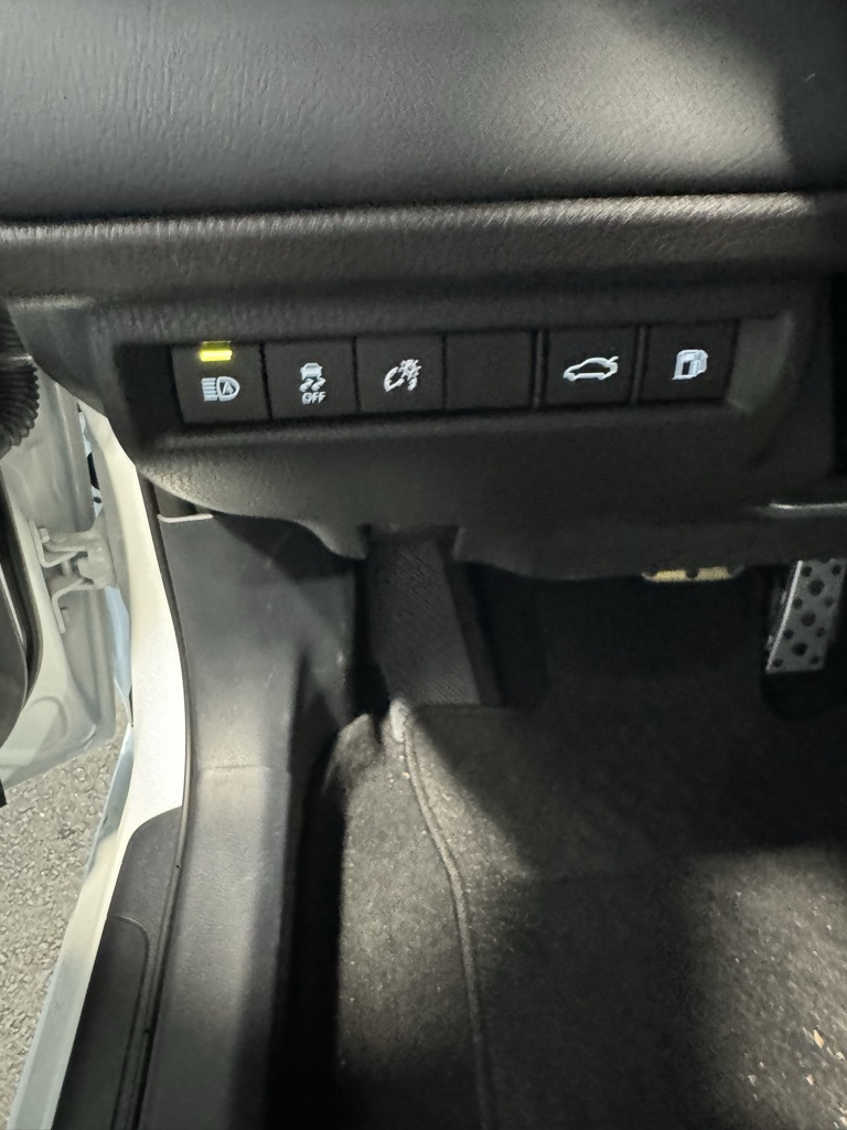 2025 Toyota Camry photo 26