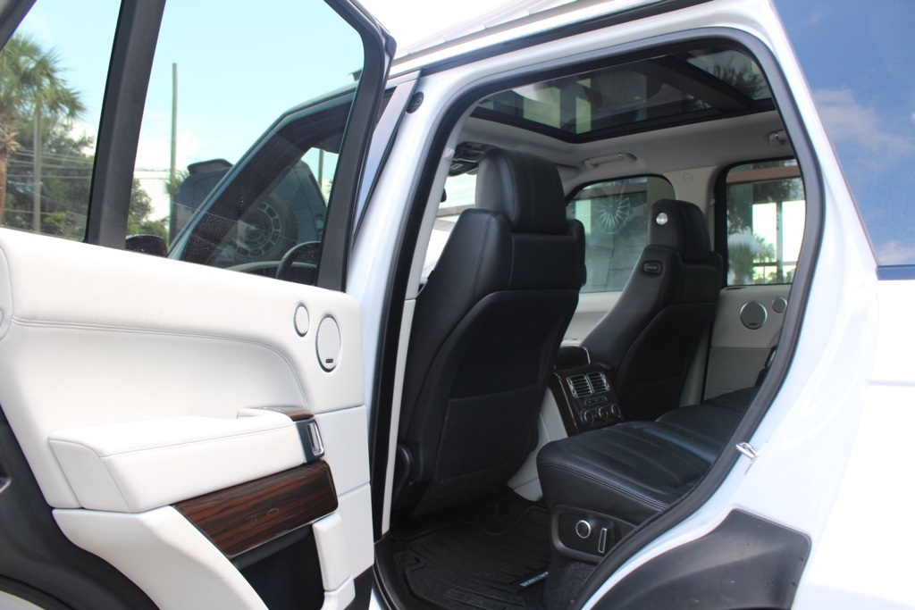 2016 Land Rover Range Rover HSE photo 35
