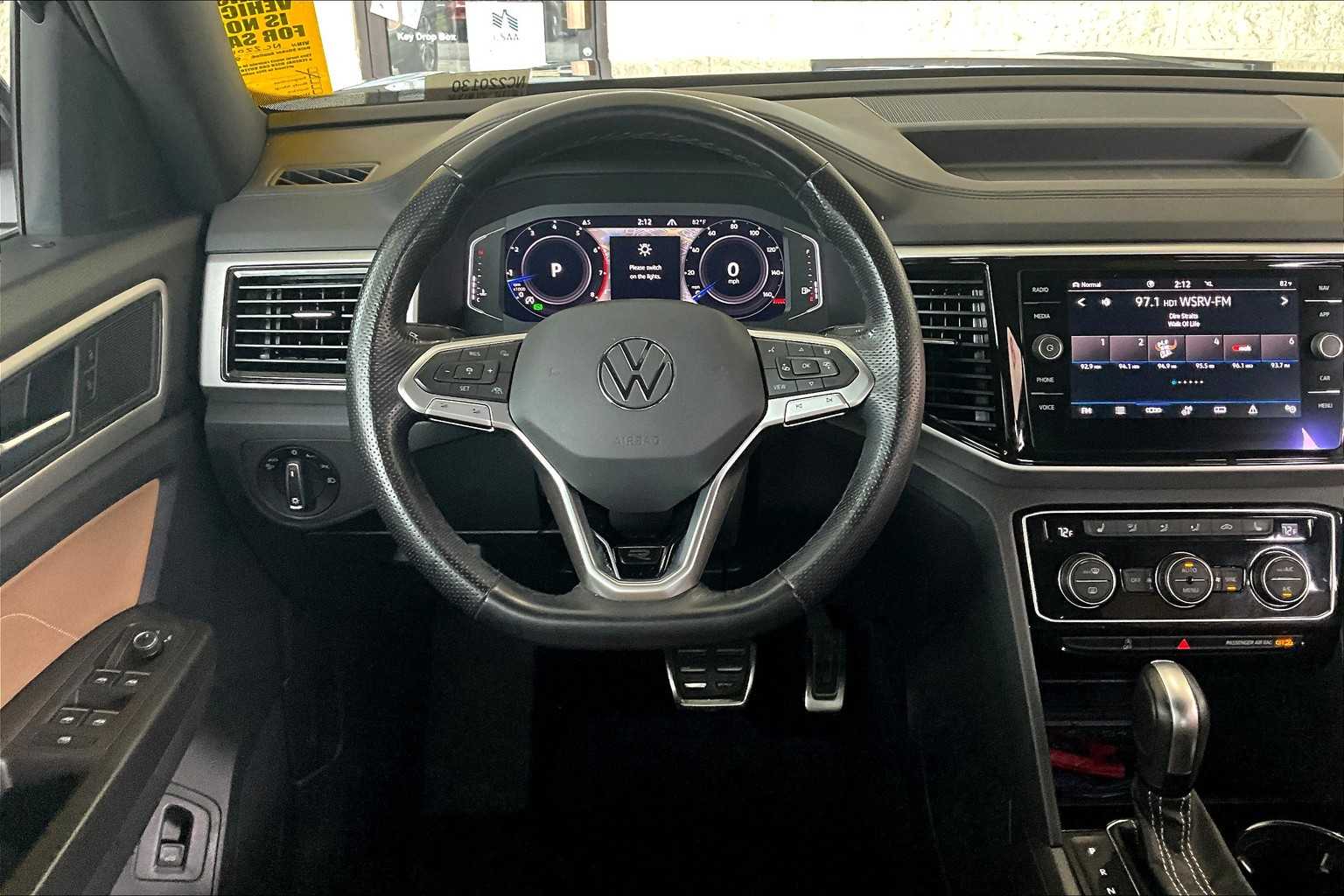 2022 Volkswagen Atlas Cross Sport V6 SEL R-Line photo 4