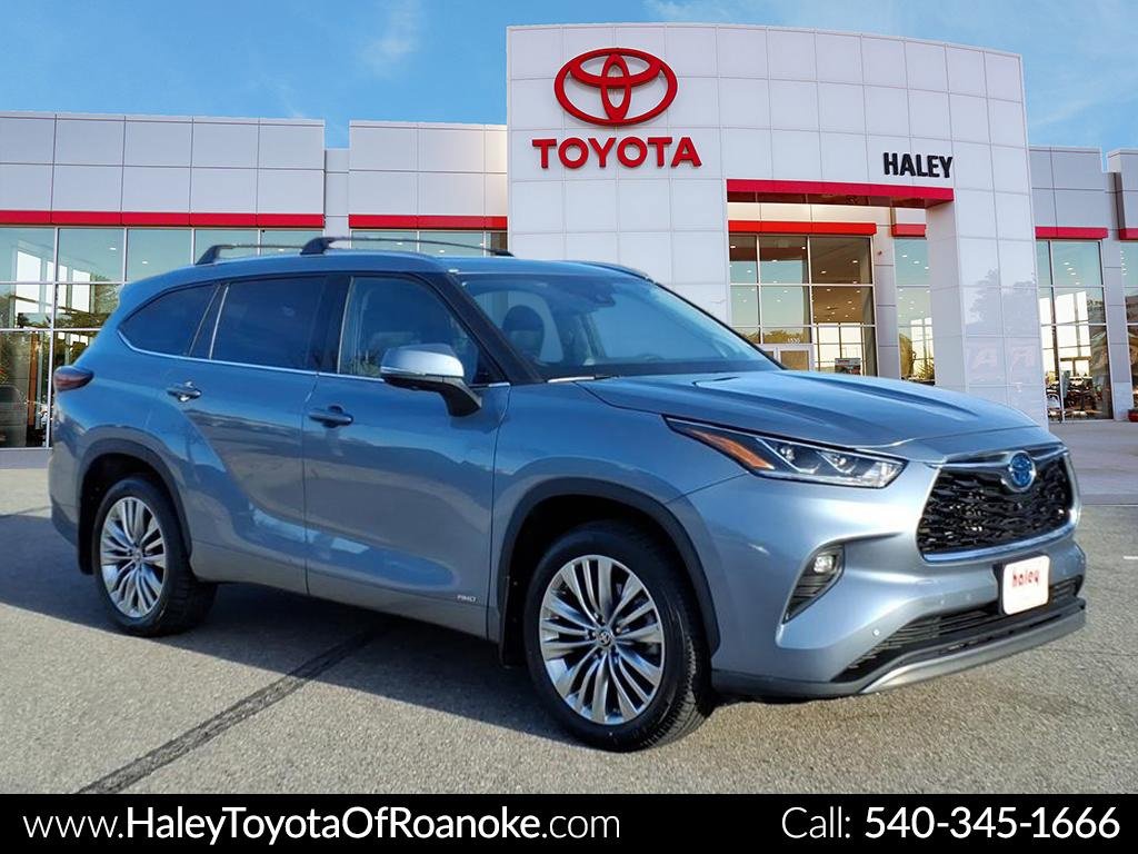 2024 Toyota Highlander Platinum's photo