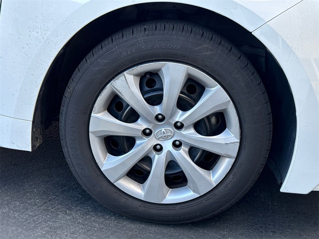2022 Toyota Corolla LE photo 4