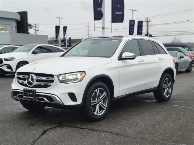 2022 Mercedes-Benz GLC GLC300's photo