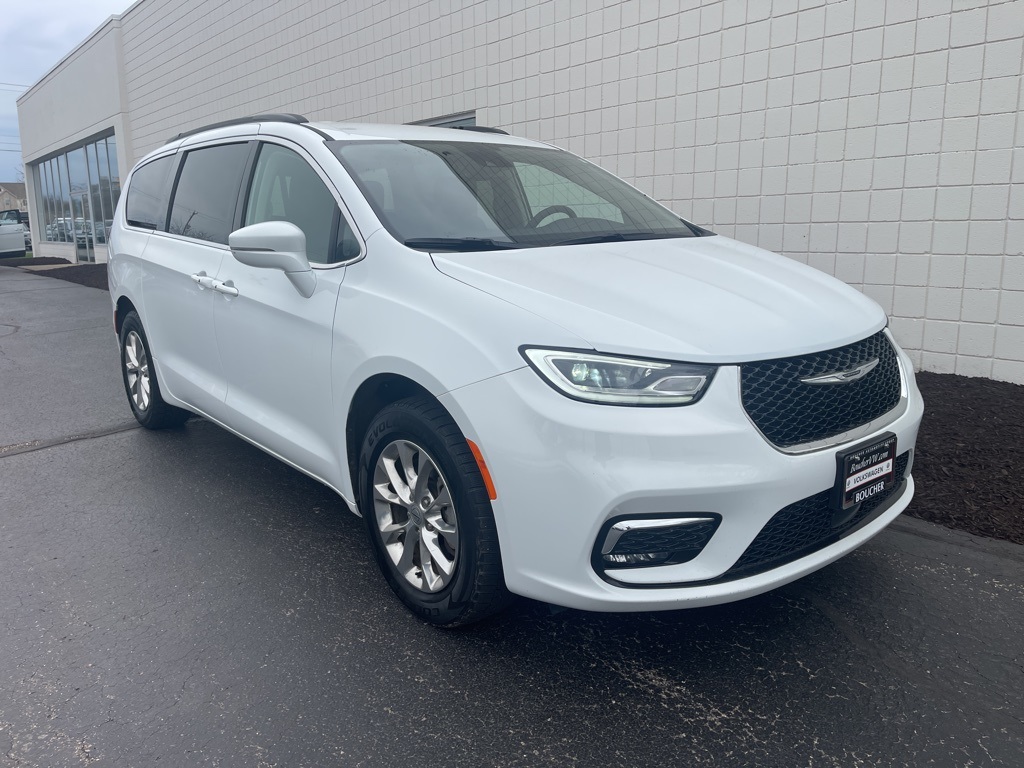 2022 Chrysler Pacifica Touring L photo 7