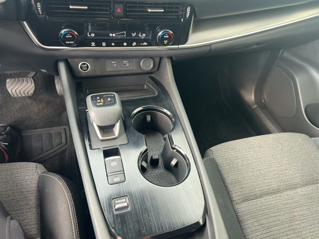 2023 Nissan Rogue SV photo 11