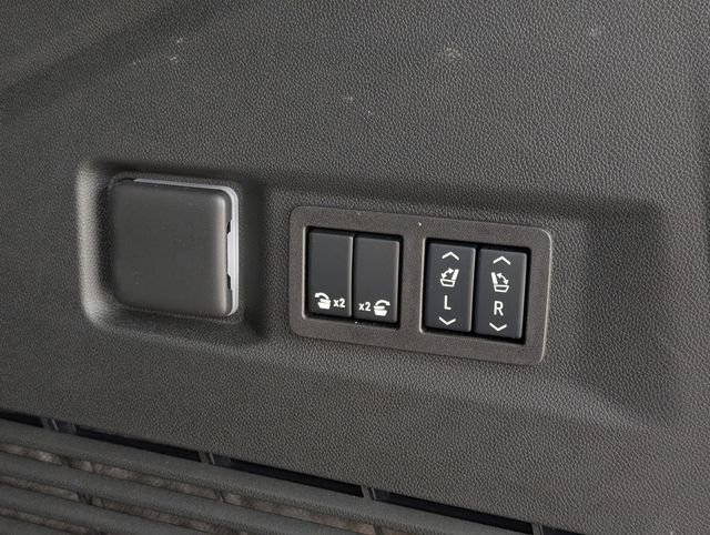2024 Gmc Yukon AT4 photo 10