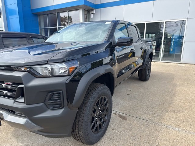 2026 Chevrolet Colorado Trail Boss photo 2