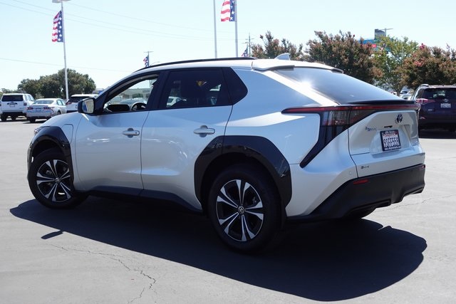 Used 2025 Toyota bZ4X XLE with VIN JTMAAAAA8SA056618 for sale in Elk Grove, CA