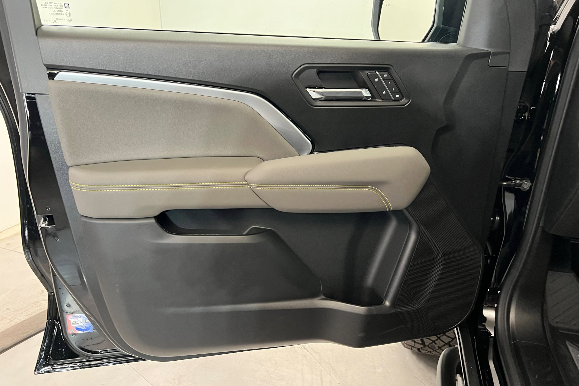 2026 Chevrolet Colorado ZR2 photo 14