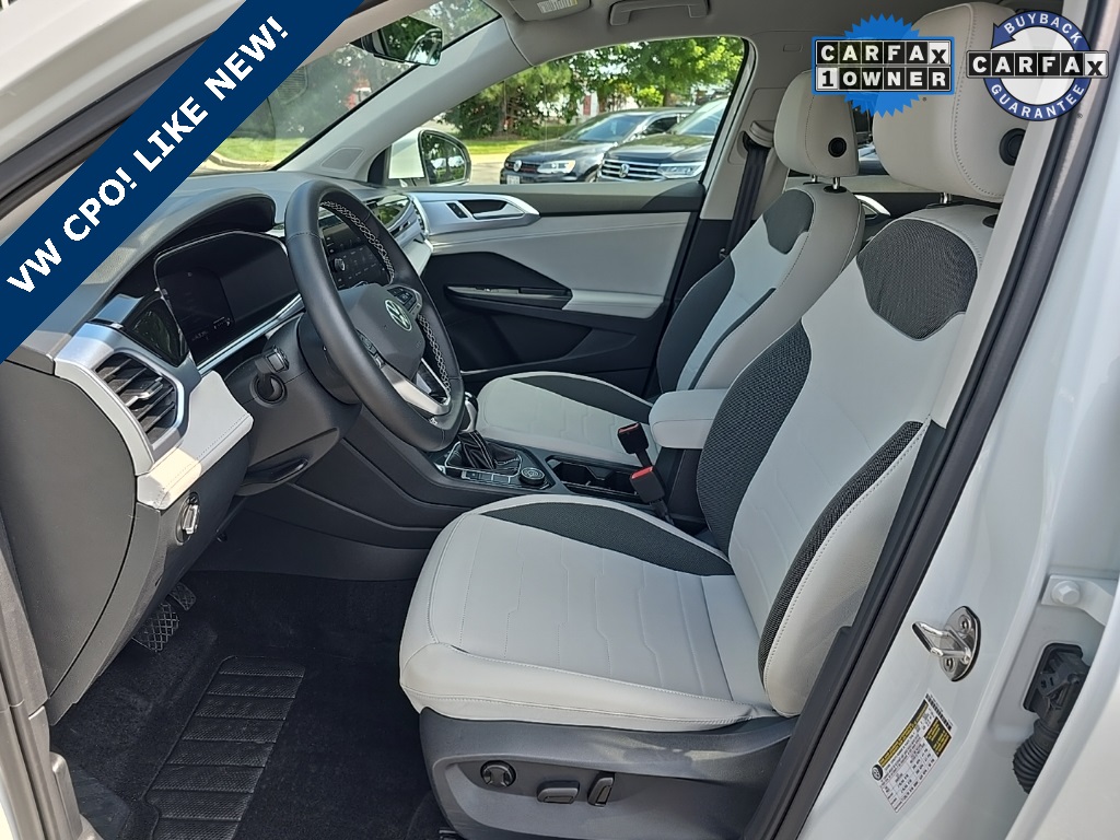 2025 Volkswagen Taos SE photo 4