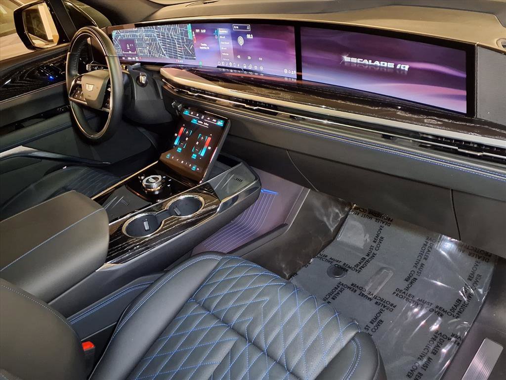 2026 Cadillac Escalade IQ Sport photo 6