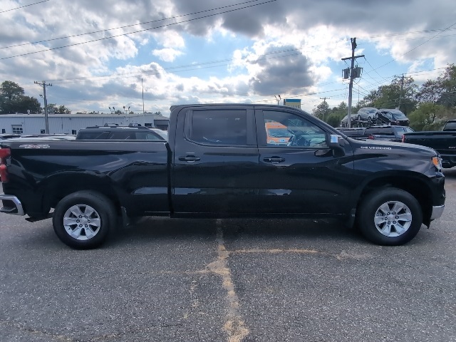 2023 Chevrolet Silverado 1500 LT photo 3