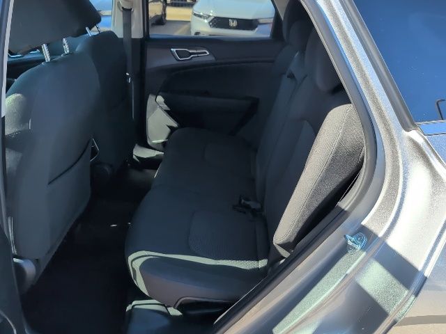 2023 Kia Sportage LX photo 3