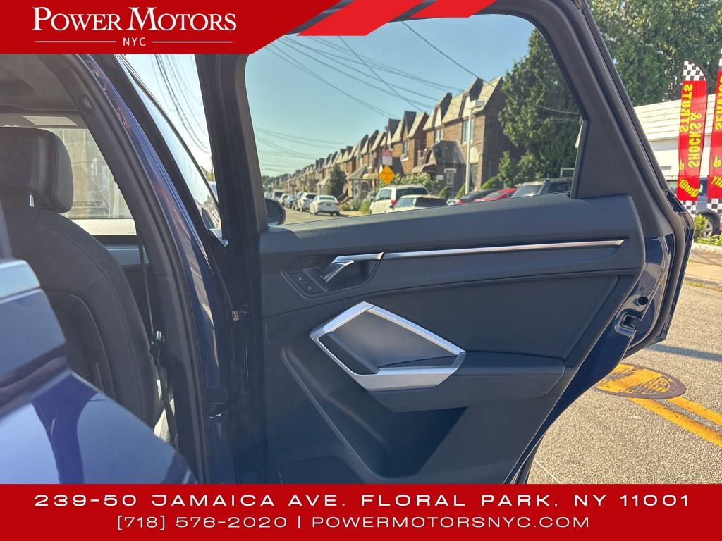 2023 Audi Q3 S line Premium photo 18