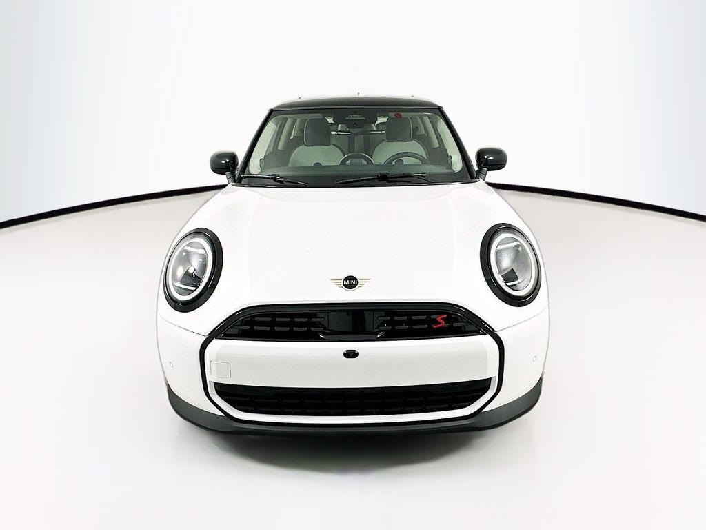 New 2025 White MINI Iconic image 2