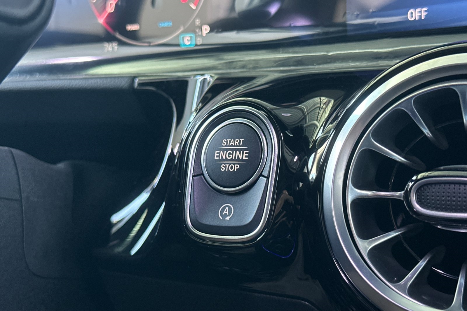 2025 Mercedes Benz GLA 250 4MATIC photo 18