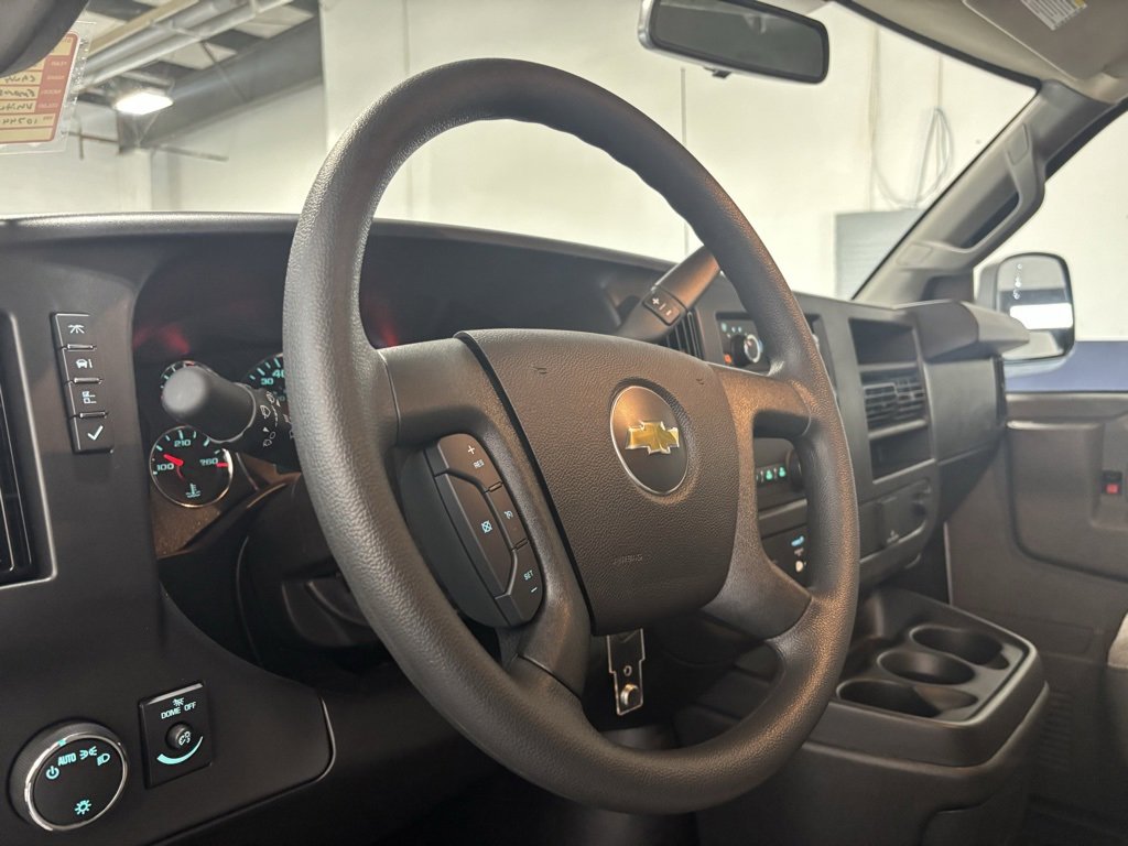 2025 Chevrolet Express Cargo 2500 photo 22