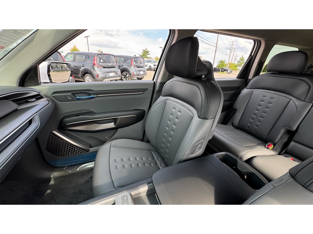 2026 Kia EV9 Wind AWD photo 6