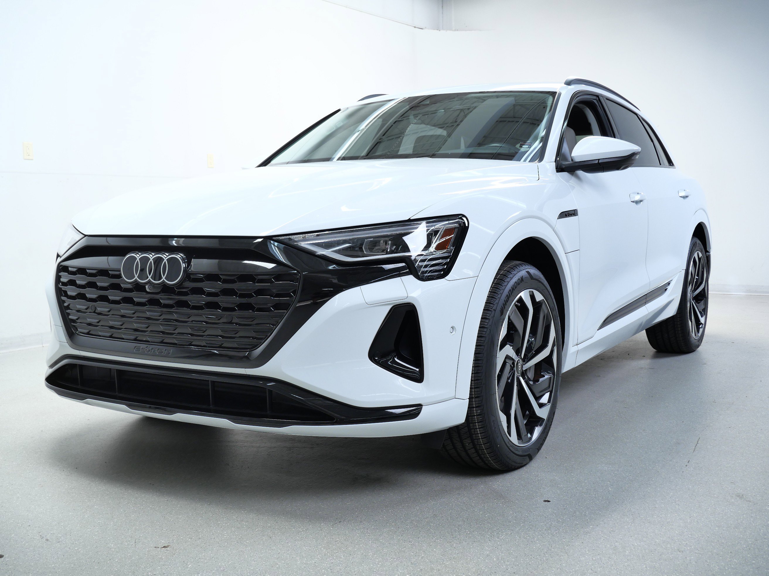 2024 Audi Q8 E-tron Premium Plus photo 10