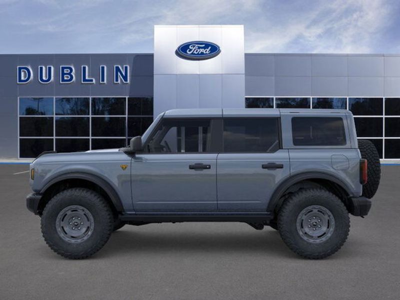 2025 Ford Bronco Badlands photo 3