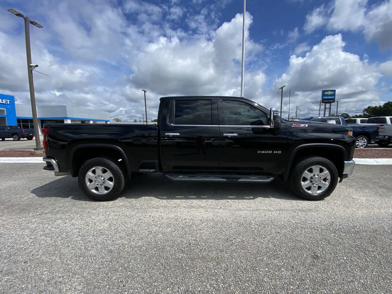 2023 Chevrolet Silverado 2500HD LTZ photo 2