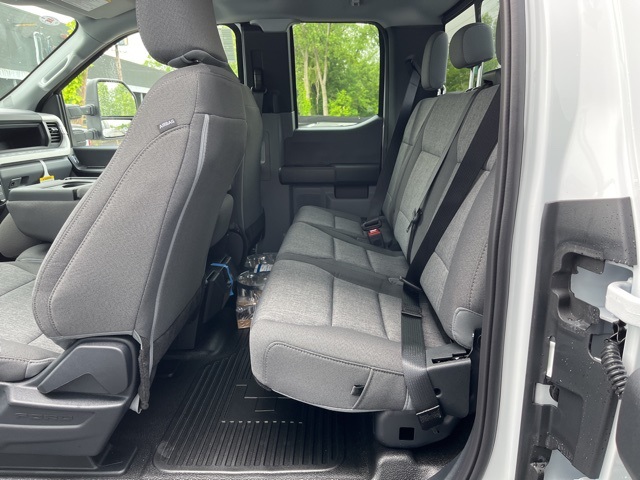 2025 Ford F-250 XL photo 3