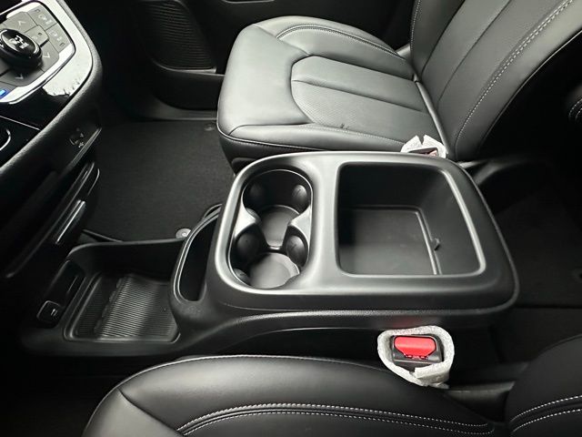 2026 Chrysler Pacifica photo 25