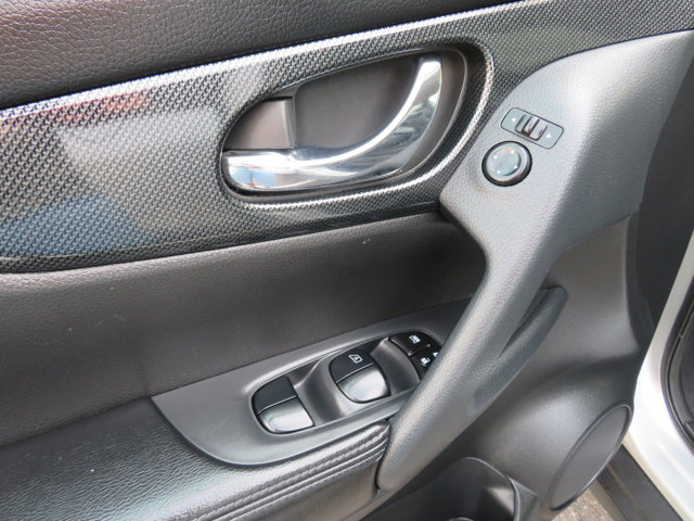 2015 Nissan Rogue SL photo 20