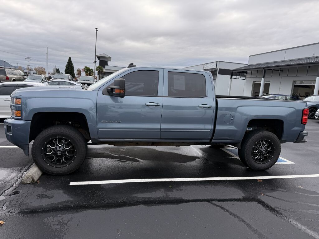 2015 Chevrolet Silverado 2500HD LT photo 2