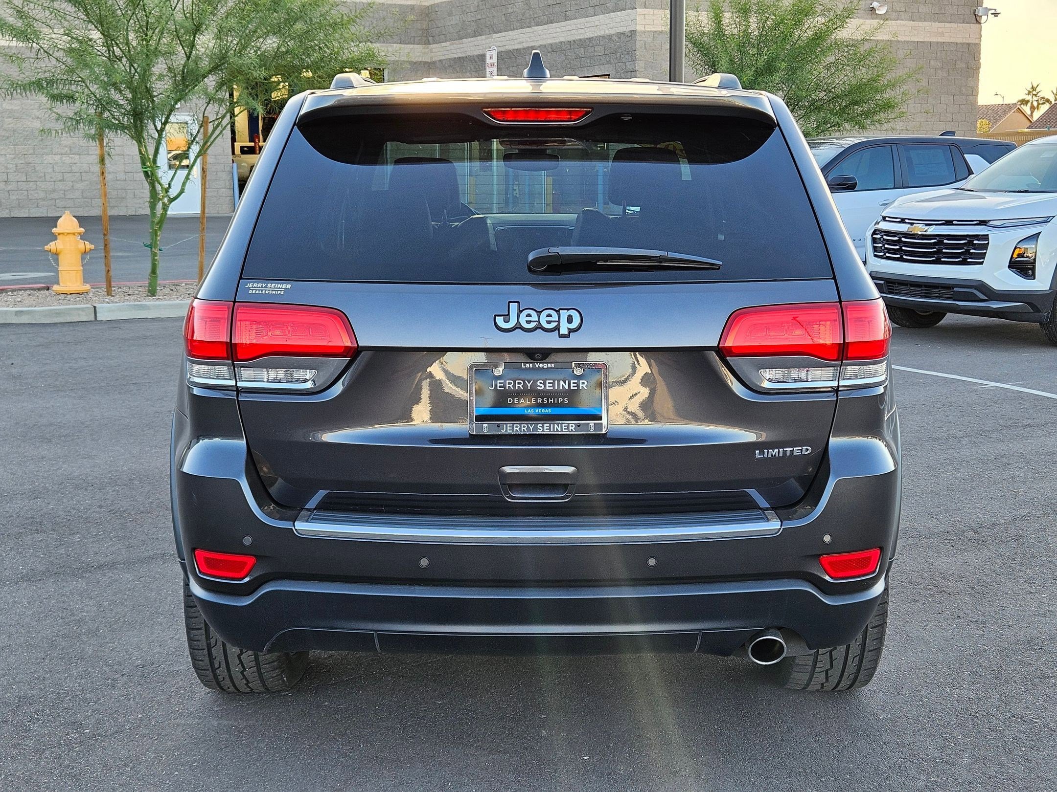 2018 Jeep Grand Cherokee Limited photo 2