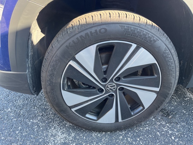 2024 Volkswagen Taos SE photo 4