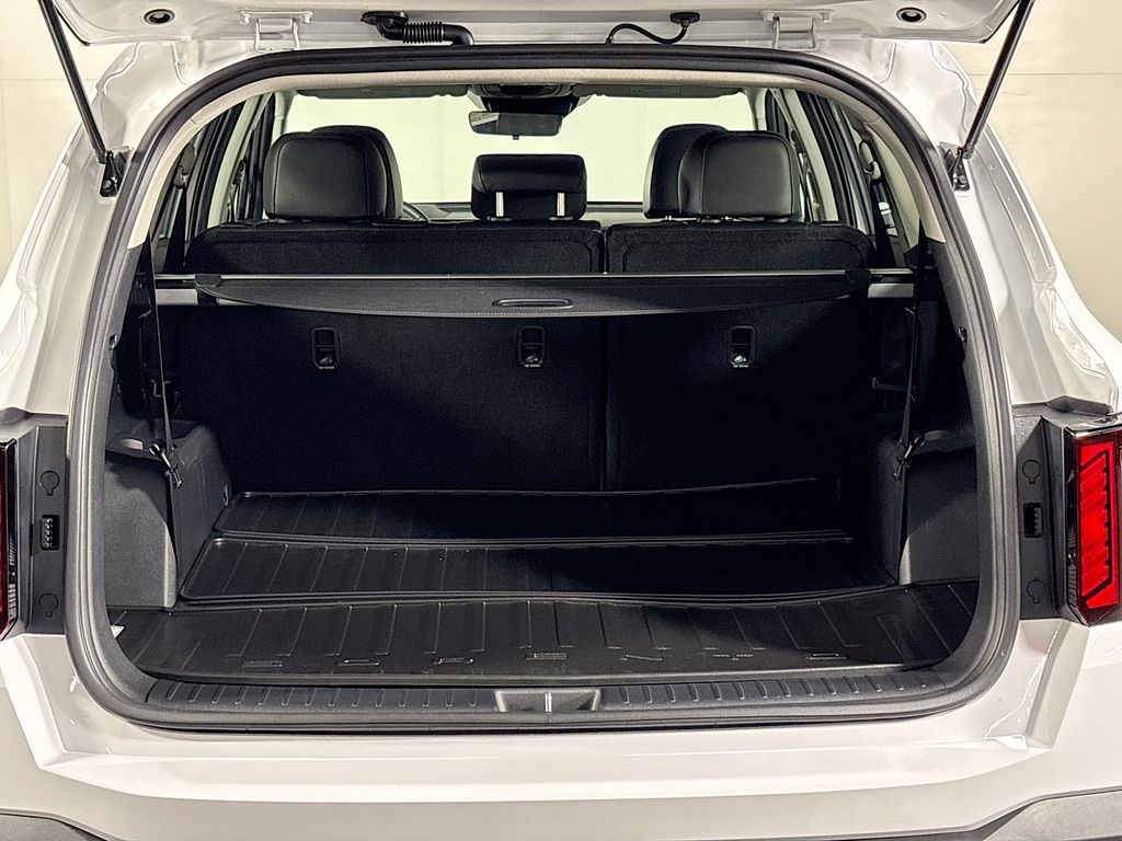 2025 Kia Sorento S photo 17