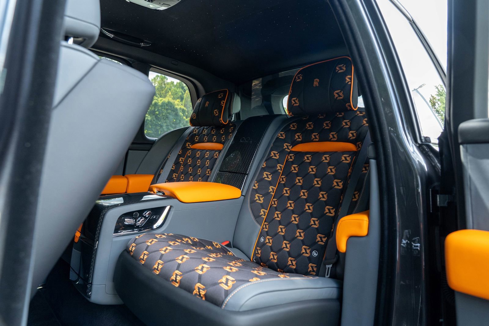 2025 Rolls Royce Cullinan Black Badge photo 27
