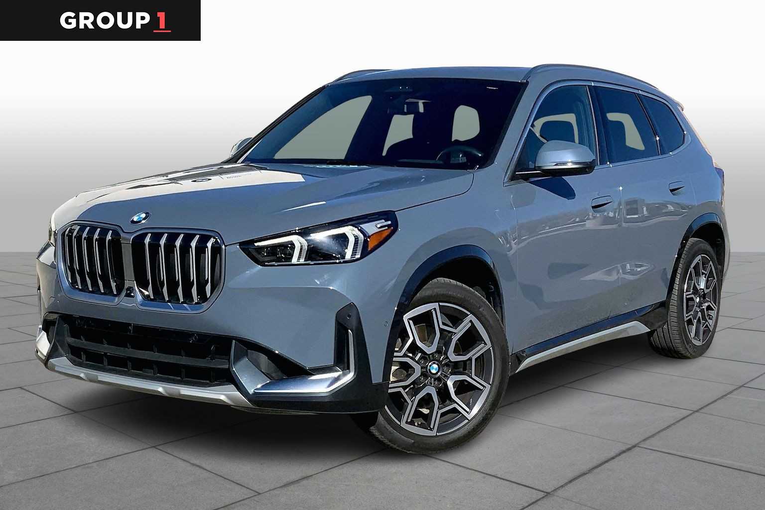 2025 BMW X1 28i's photo