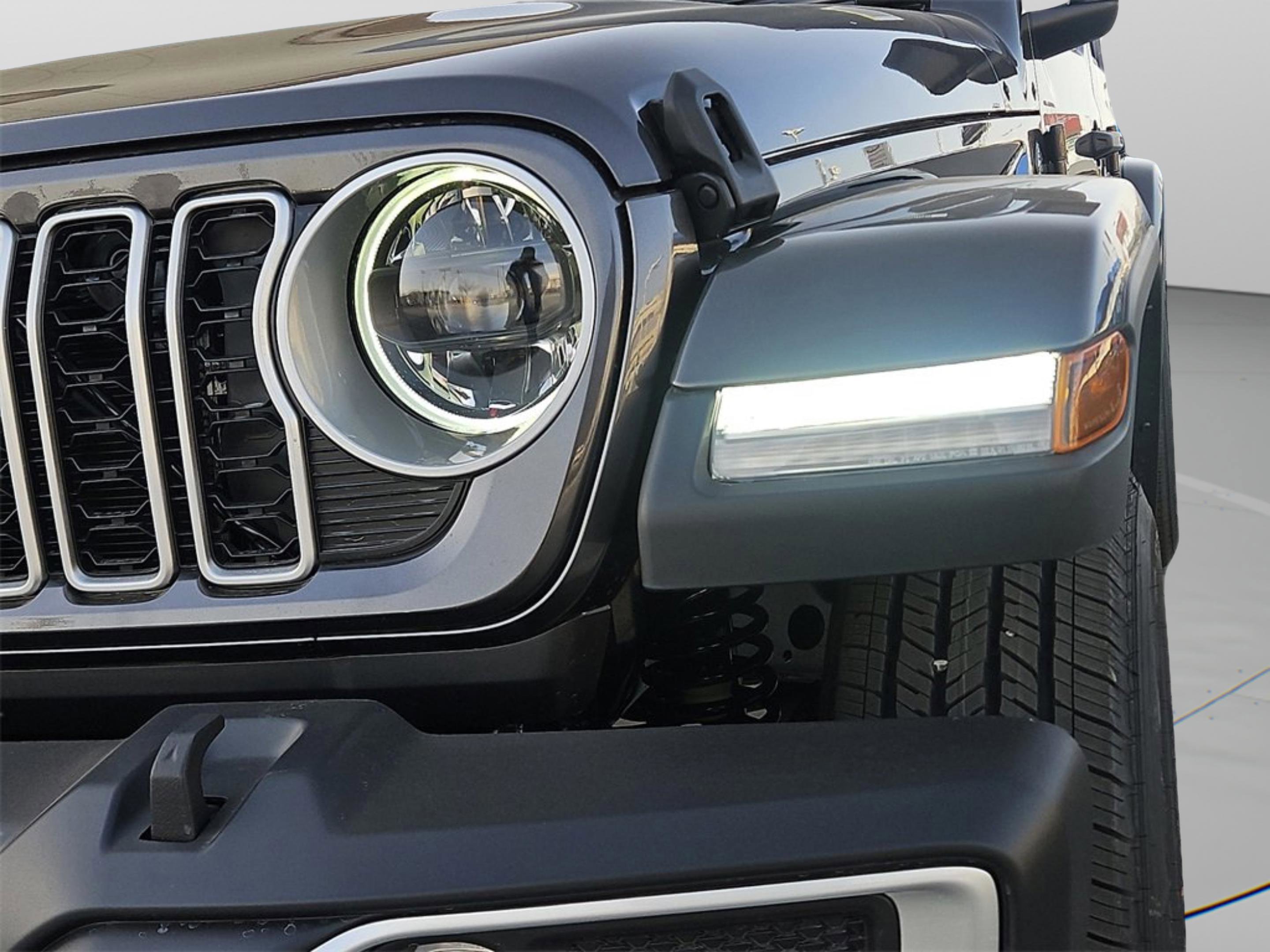 2025 Jeep Wrangler Sahara photo 5