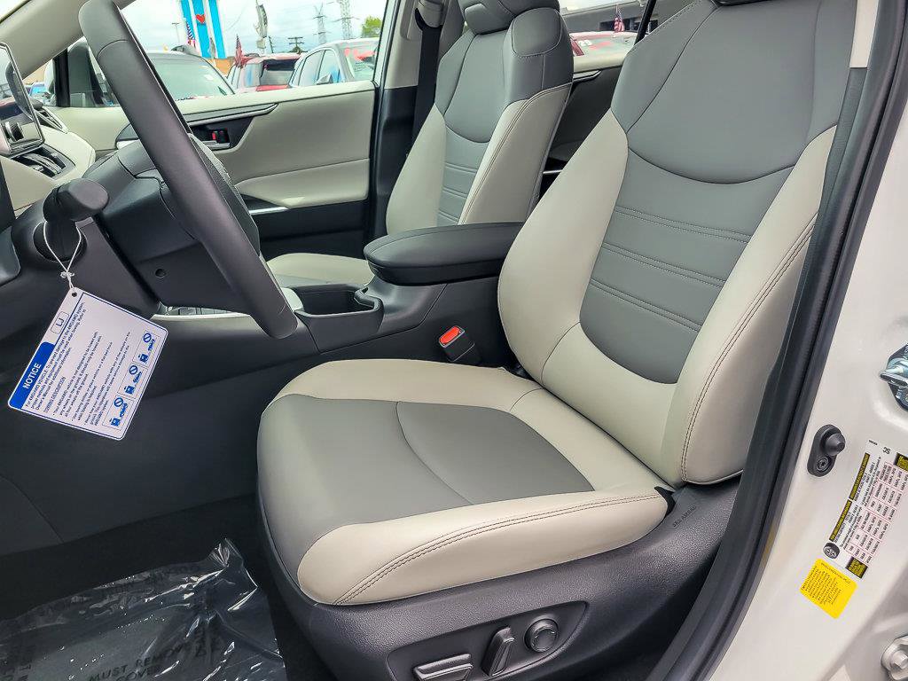 2025 TOYOTA RAV4 - Image 12