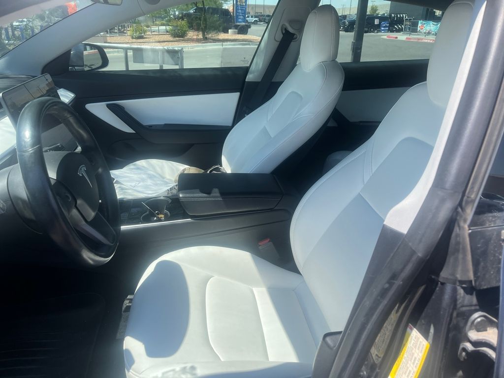 2019 Tesla Model 3 Performance photo 19