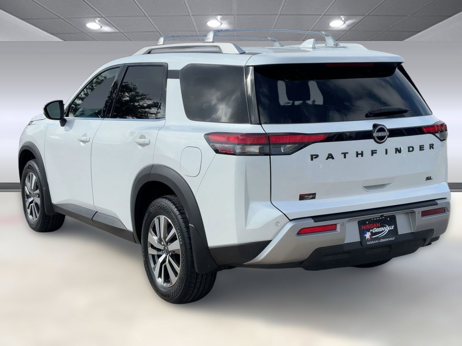 2025 Nissan Pathfinder SL photo 3