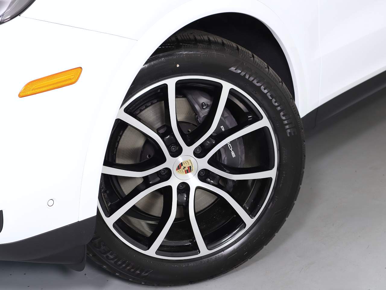 2025 Porsche Cayenne Coupe photo 24