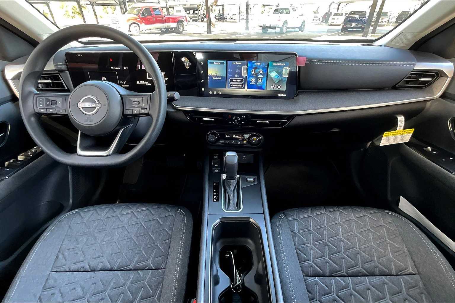 2026 Nissan Kicks SV photo 4