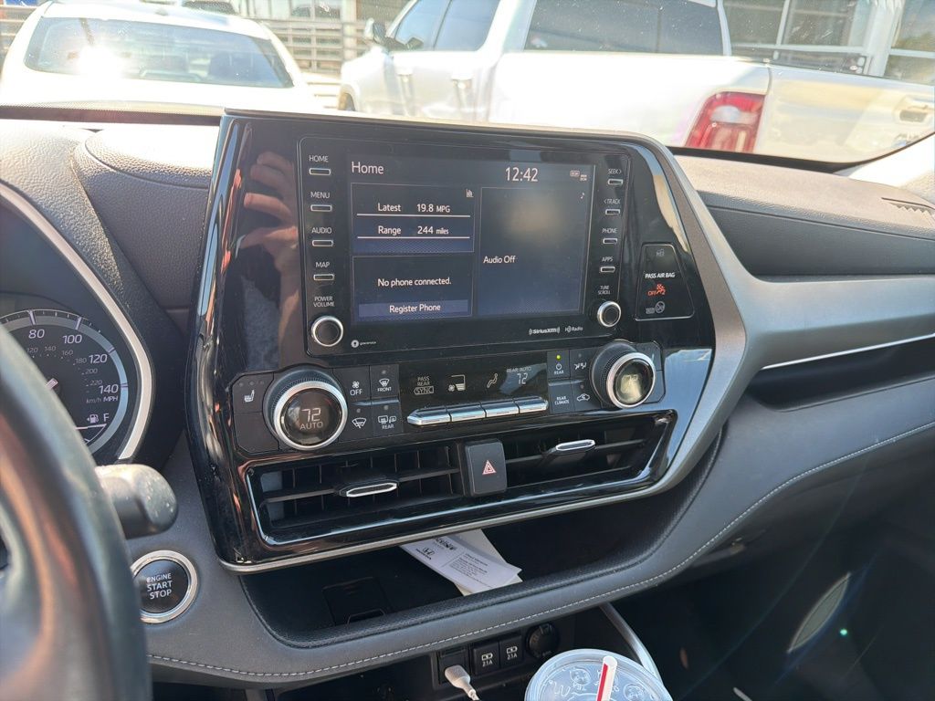 2020 Toyota Highlander XLE photo 6