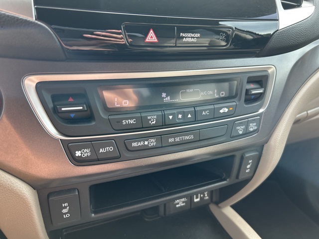 2017 Honda Ridgeline RTL-T photo 26
