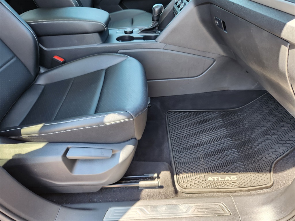 2021 Volkswagen Atlas V6 SE Technology R-Line photo 11