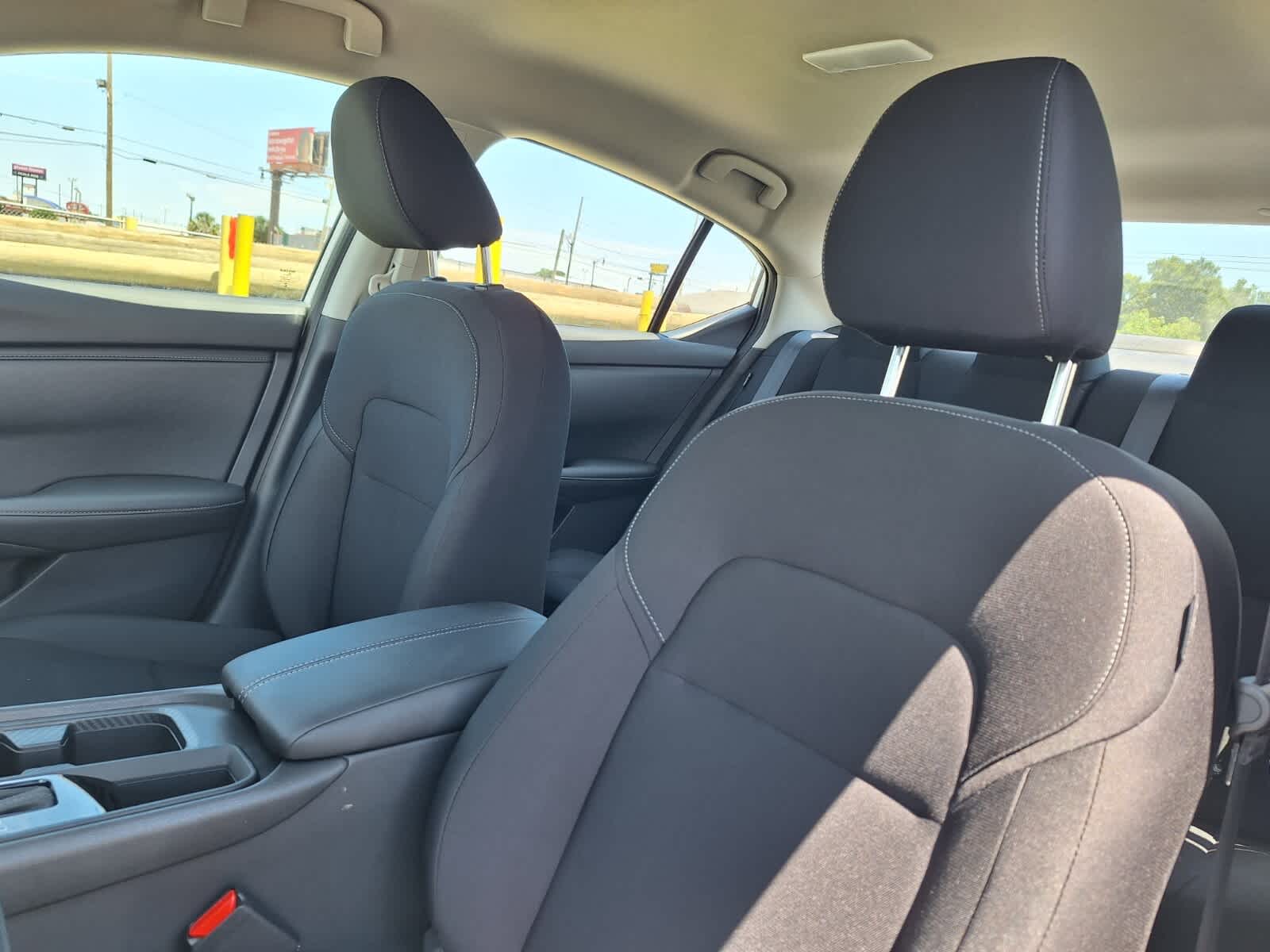 2025 Nissan Sentra S photo 11