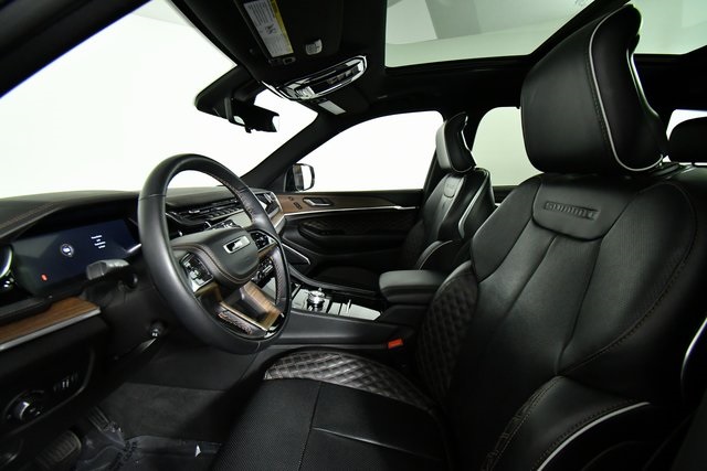 2022 Jeep Grand Cherokee Summit photo 4