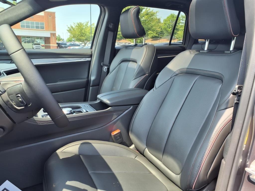 2025 Jeep Wagoneer S Launch Edition photo 2