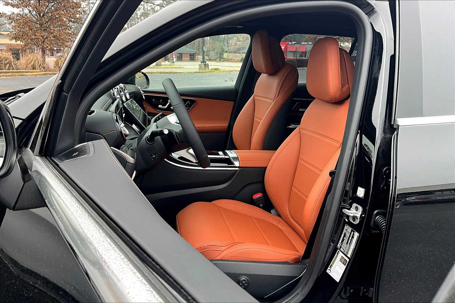 2025 Mercedes Benz GLC 350e 4MATIC photo 3